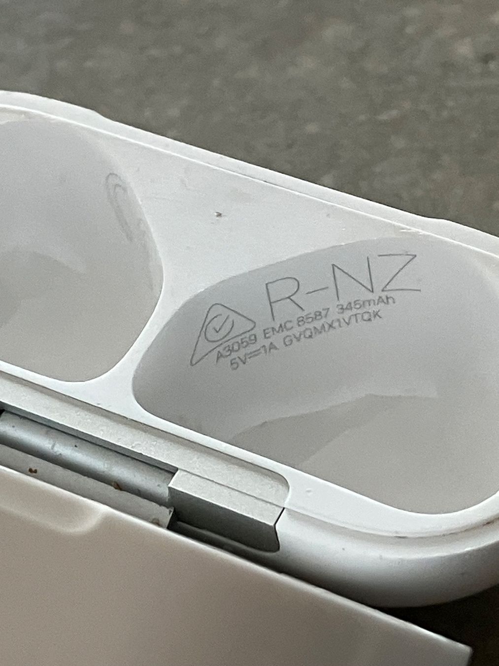 Apple Kopfhörer: APPLE AIRPODS 4 CASE ANC – Gebraucht aus Lausanne von mr.v 4