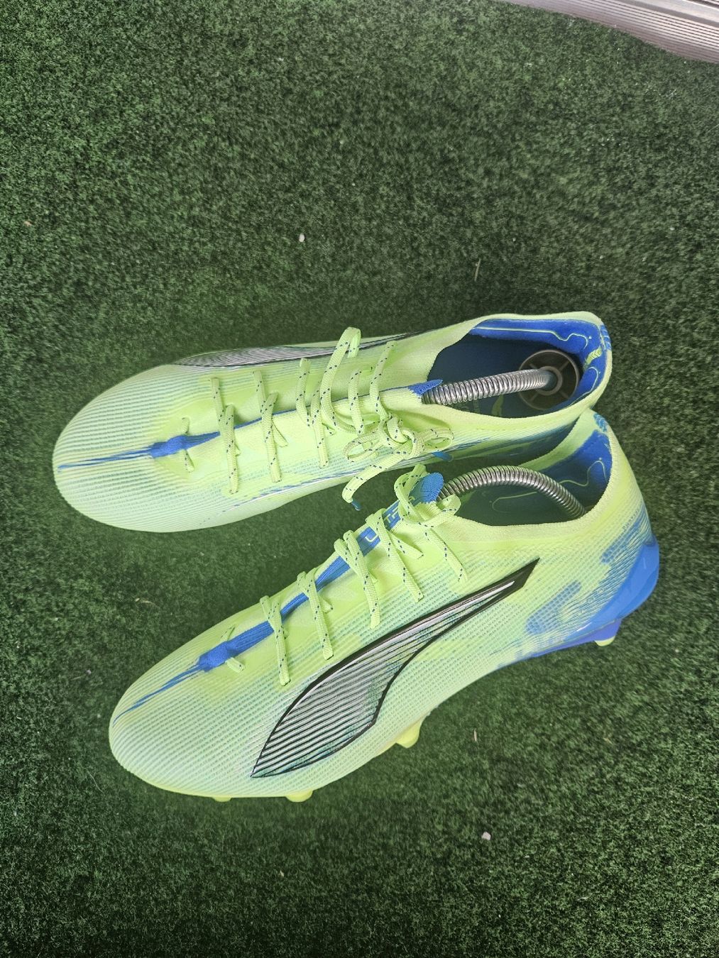 Puma Scarpe da uomo: Puma Ultra FG Nocken Gr 42.5 – Nuovo (secondo la descrizione) da Emmenbrücke venduto da TopGato