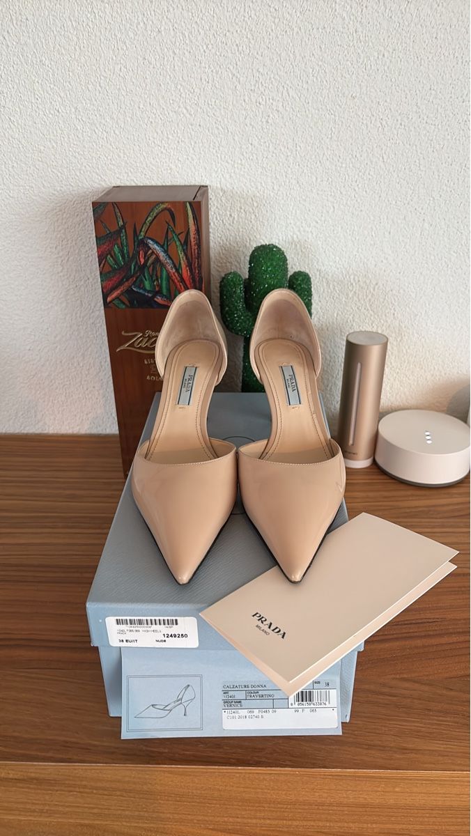 Scarpe da donna: Prada Heels, Nude Leather, Pointed Toe – Usato da Meilen venduto da ale_qv7w