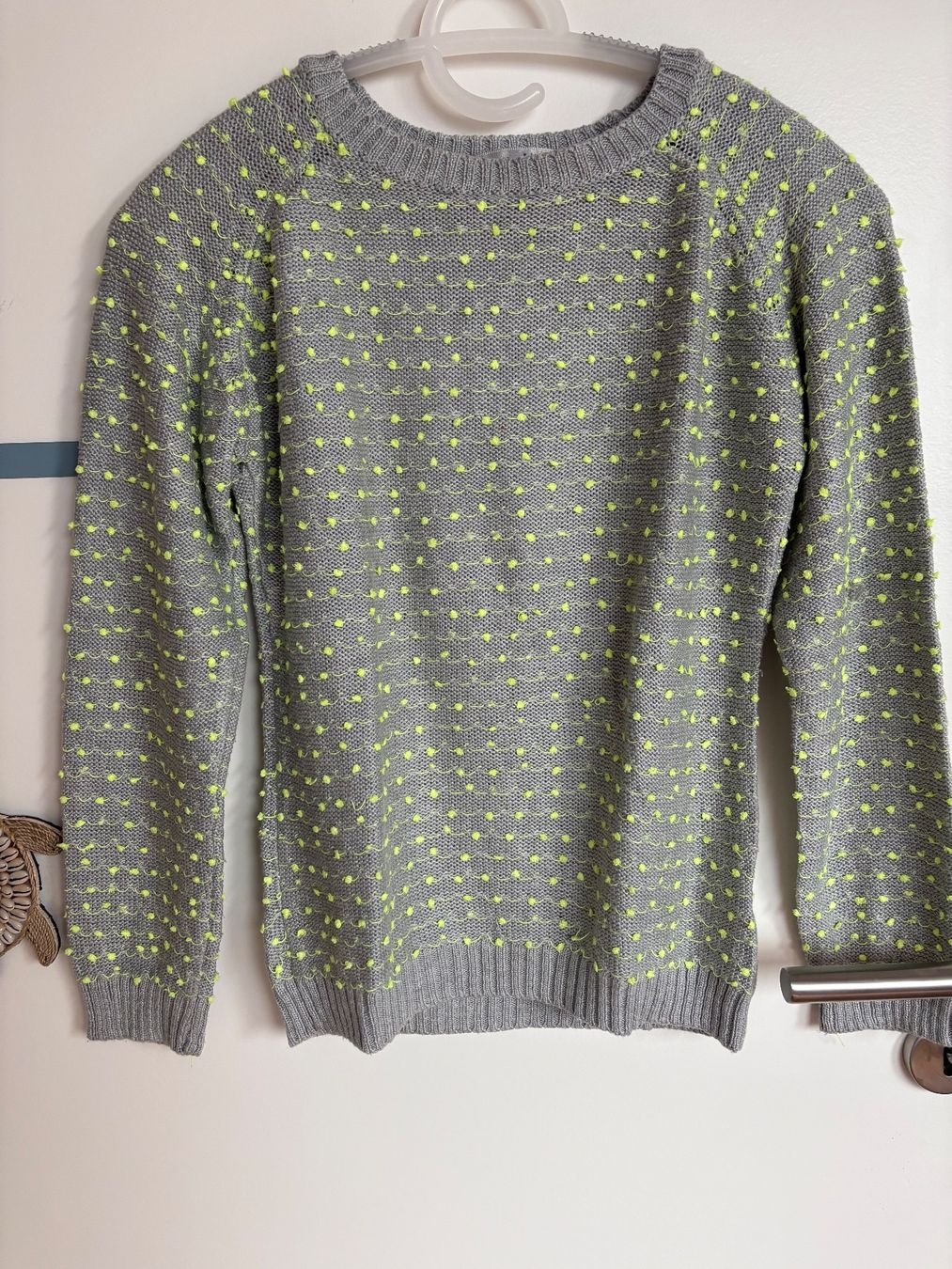 Maglioni & Felpe: Pull gris tendance à pois originaux – Usato da Lausanne venduto da milou201619