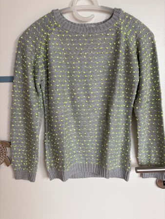 💛 Pull gris à pois jaune fluo en relief – Taille XS