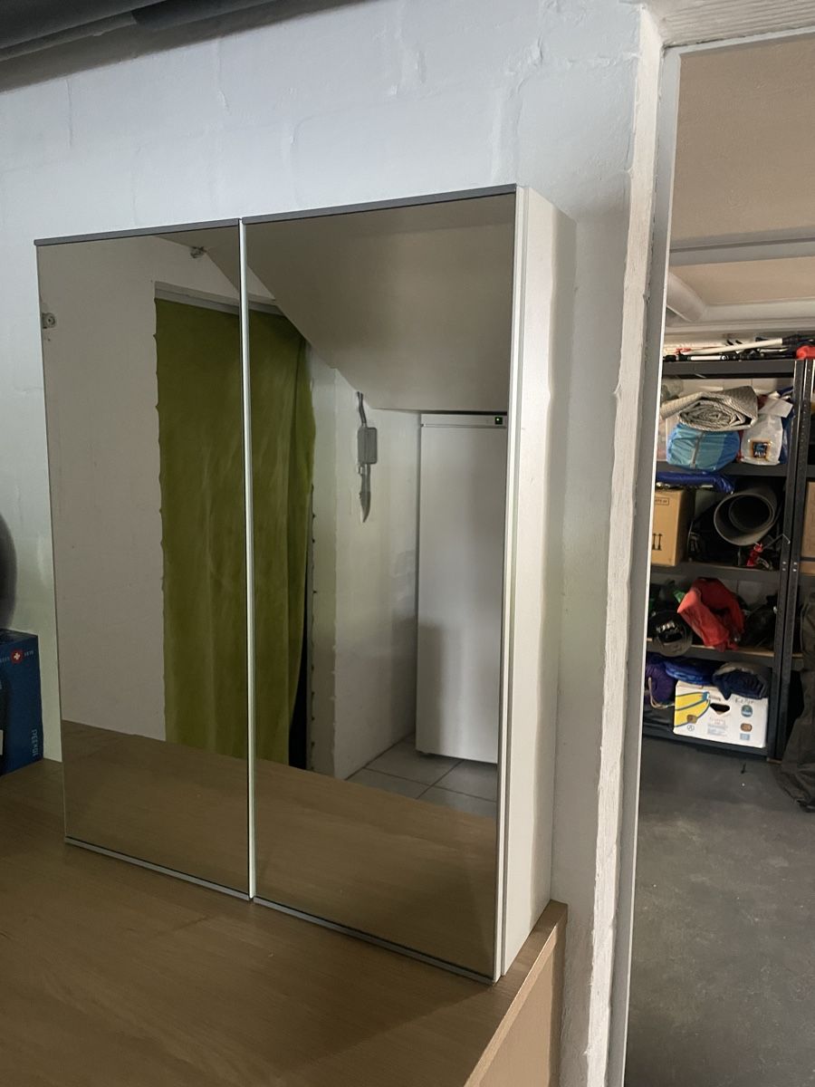 Spiegelschränke: Bad Spielschrank inkl. Licht – Gebraucht aus Linden von Tobler11