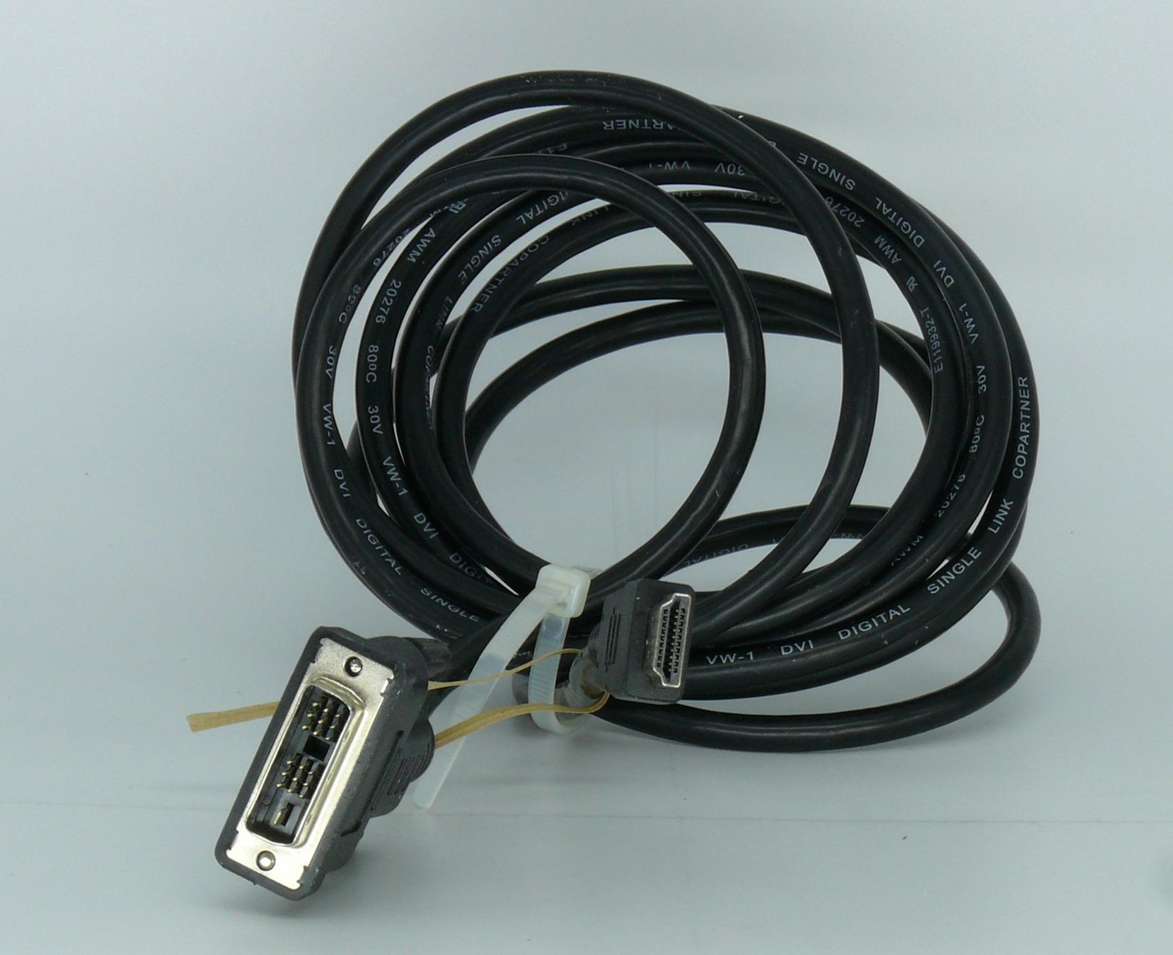 Cavi: PC-Kabel für Monitore. Div- Stecker – Usato da Klingnau venduto da Birdym49