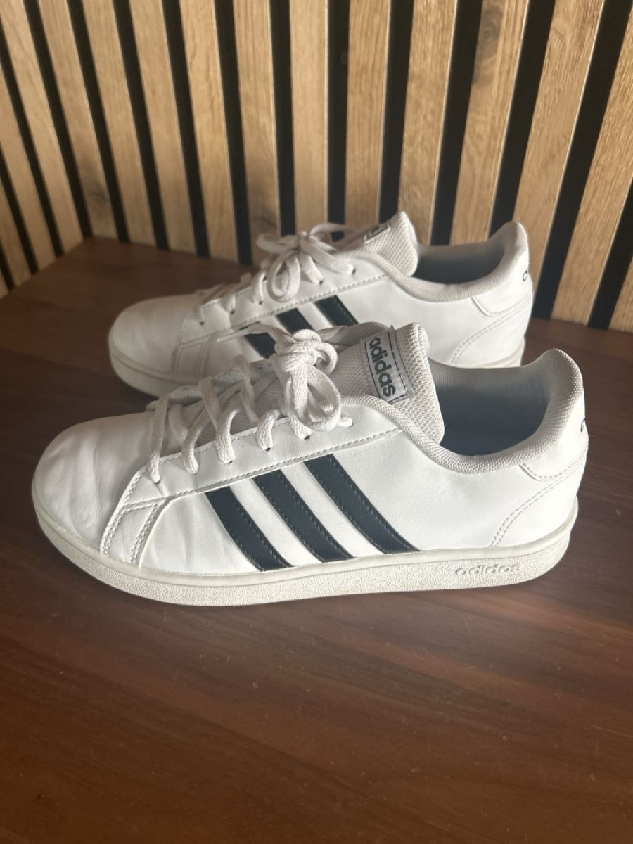 Adidas Scarpe per ragazzi: Adidas Sneaker – Usato da Büttikon AG venduto da dam_bnc2