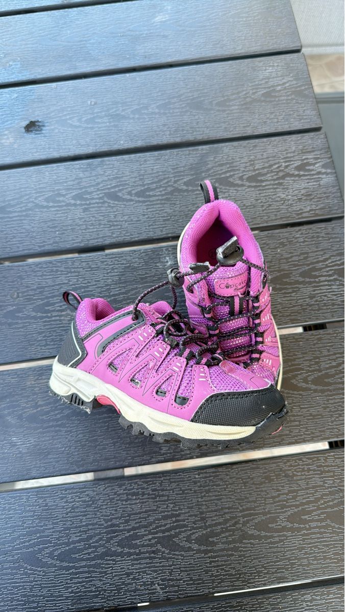 Scarpe per ragazze: Kinder Wanderschuhe Cupcake lila gebraucht – Usato da Döttingen venduto da giu_p2cp