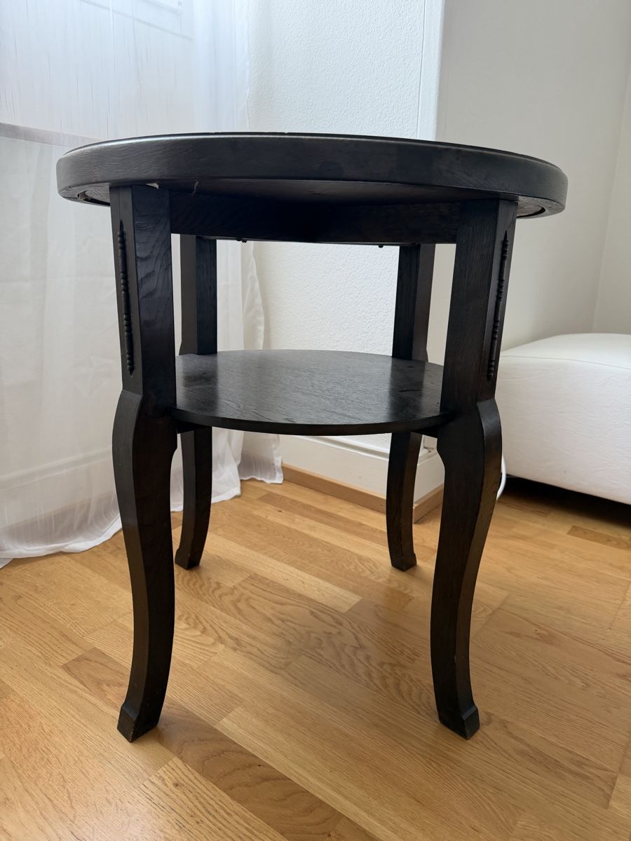 Tavoli: Runder Beistelltisch dunkles Holz mit Glasplatte – Usato da Basel venduto da Isavini 1