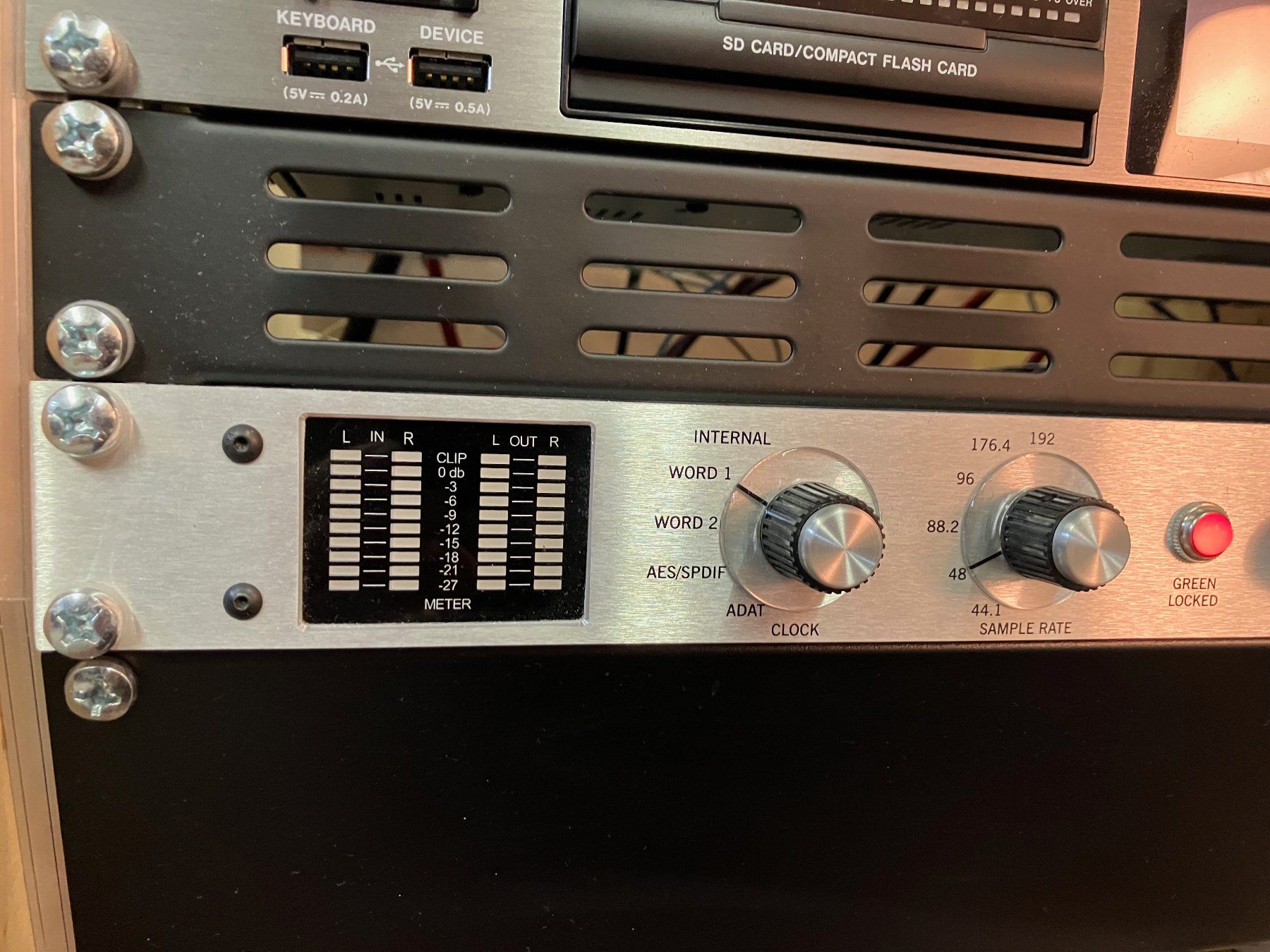Studioequipment: Universal Audio UA 2192 2-Kanal DA/AD Wandler Interface – Gebraucht aus Luzern von Cosmonaut 2