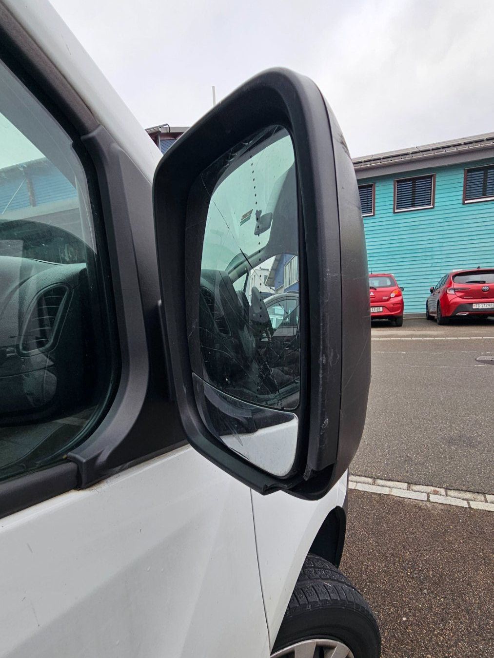 Renault Veicoli commerciali: RENAULT TRAFIC dCi120 L2H1 3.0t mit MFK – Usato da Diessenhofen venduto da Osio 8
