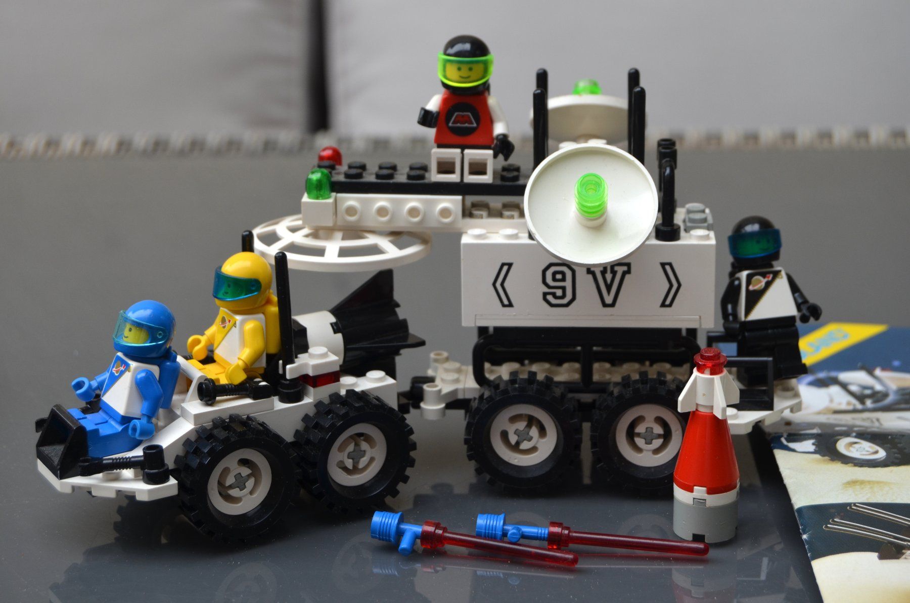 Lego Kit di costruzioni: LEGO 6770 Lunar Transport Patroller + ? – Usato da Collonges venduto da arashee 4