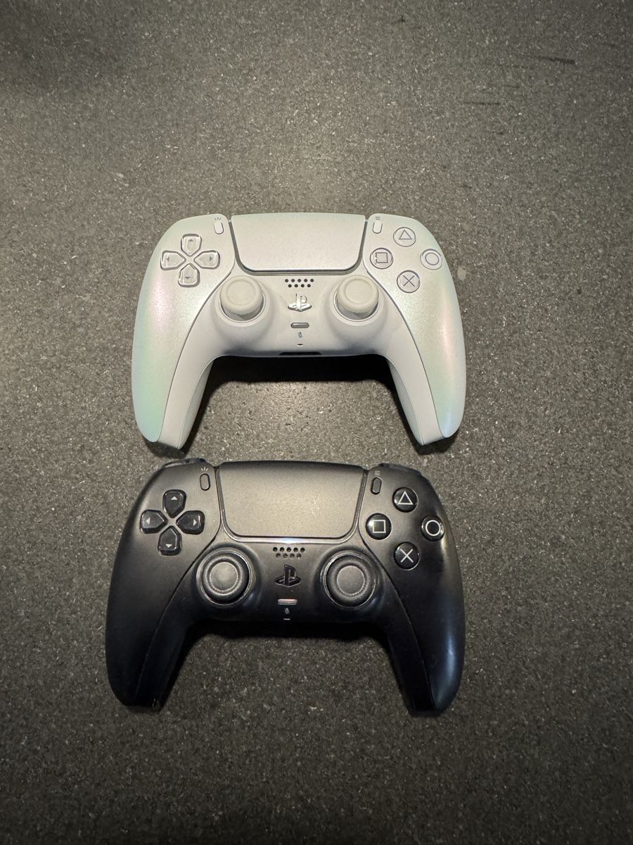 Sony Controller: Sony DualSense Controller 2 Stück gebraucht – Gebraucht aus Pratteln von yar_dq5w