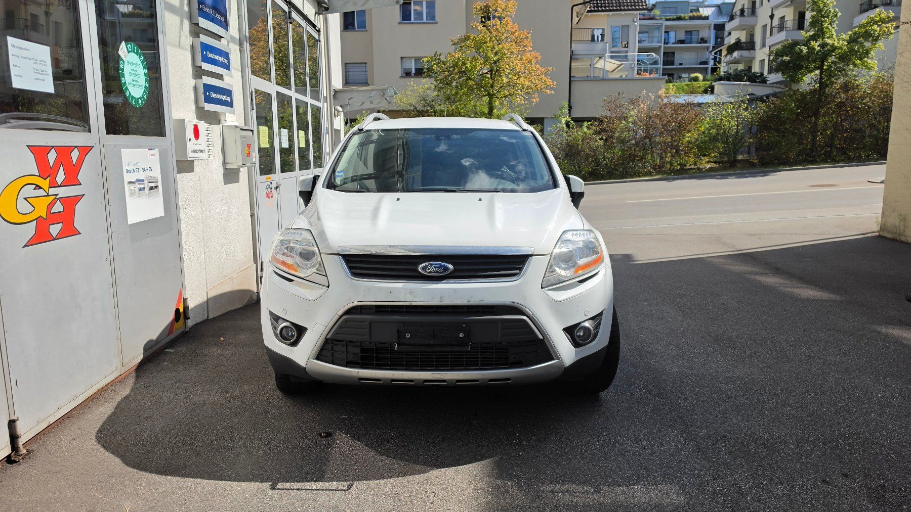 Ford Autos: Ford Kuga 2.5 4x4 2011 – D'occasion à Richterswil par Sys22744 1