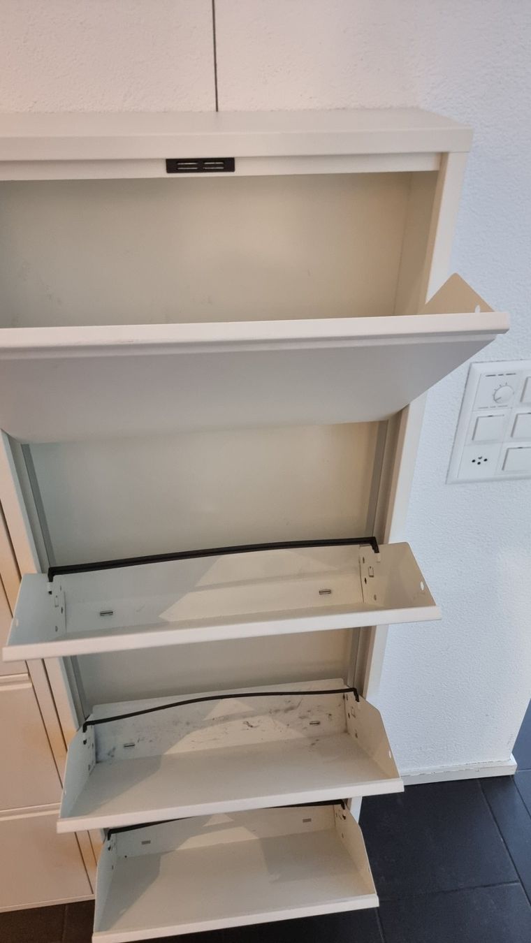 Autoribaltabili: Schuhregal / Schuhschrank weiss – Usato da Lenzburg venduto da Stalder999 2