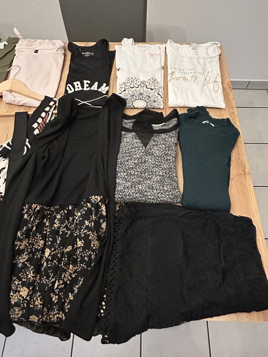 Lotti di vestiti: Lot taille S/M – Usato da Malleray venduto da Keimy32 3