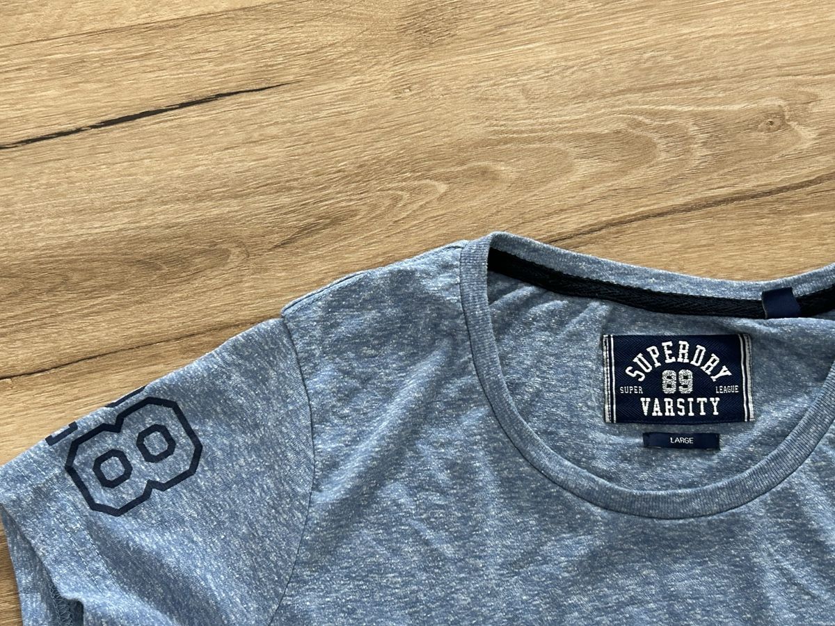 Superdry T-shirt: Superdry T-Shirt Grösse L Grau  – Usato da Wolhusen venduto da eve_m6cg 2