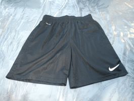 Short Nike Noir - 10/12 ans Parfait état