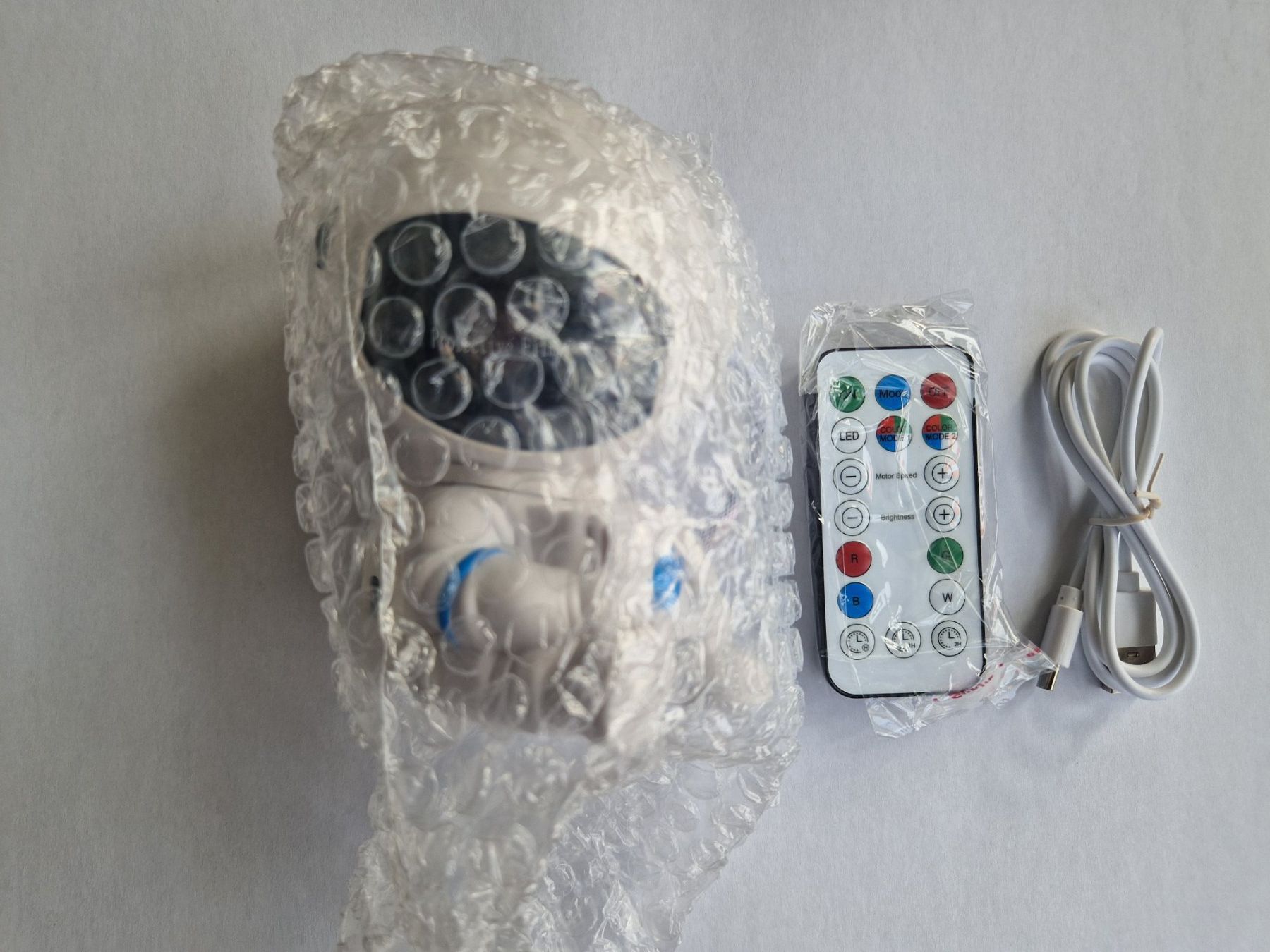 Lampade: Astronaute veilleuse neuve avec télécommande – Usato da La Croix (Lutry) venduto da Lecollectioneur 2