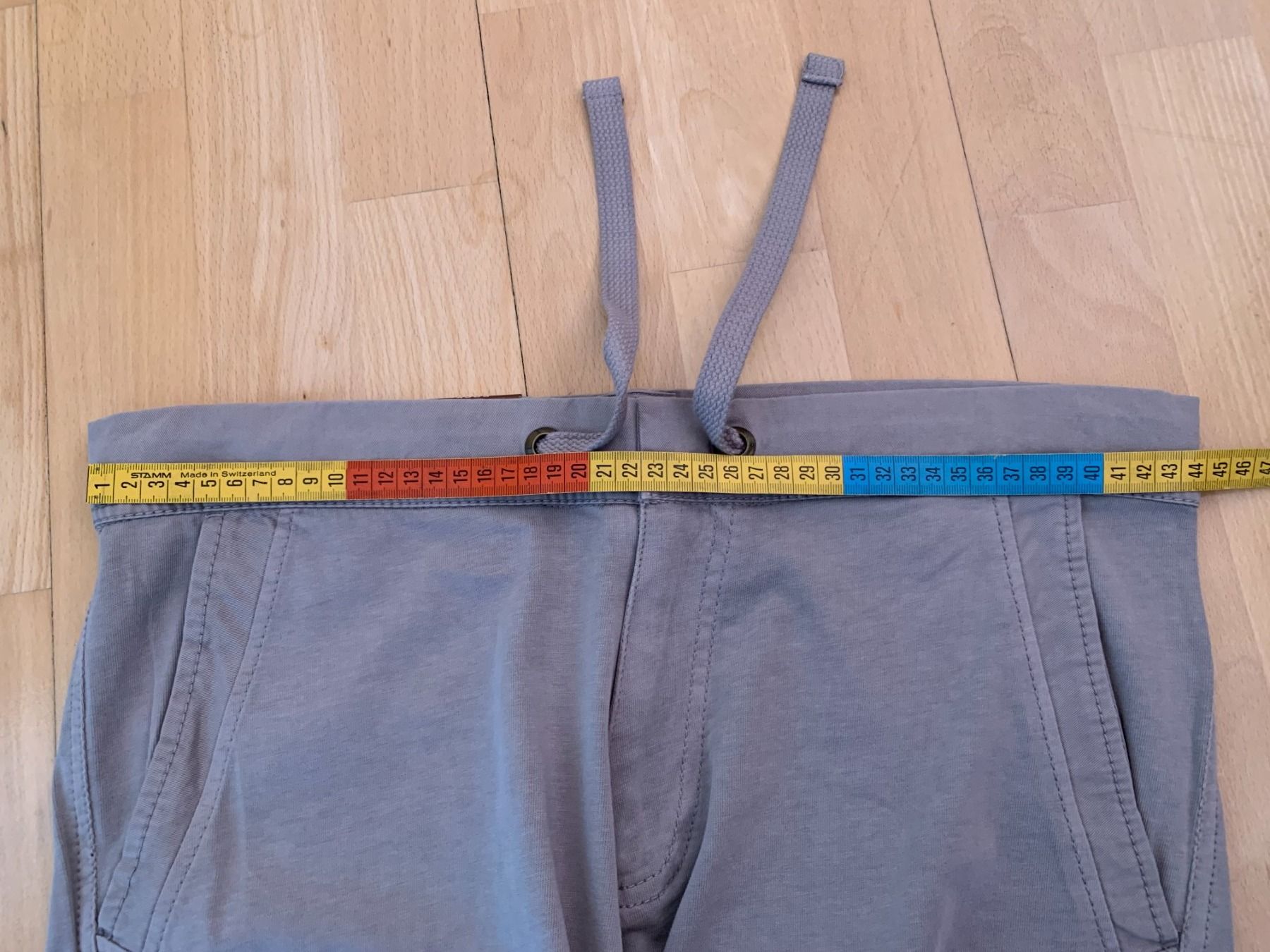 Esprit Hosen: ESPRIT kurze Hose, Shorts, Gr. 32, NEU – Neu und originalverpackt aus Worb von farben20zauber 3