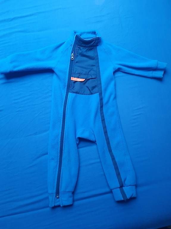 Lotti & Set di vestiti: combinaison polaire decathlon 18-24 mois  – Usato da Vevey venduto da gui_9x5l