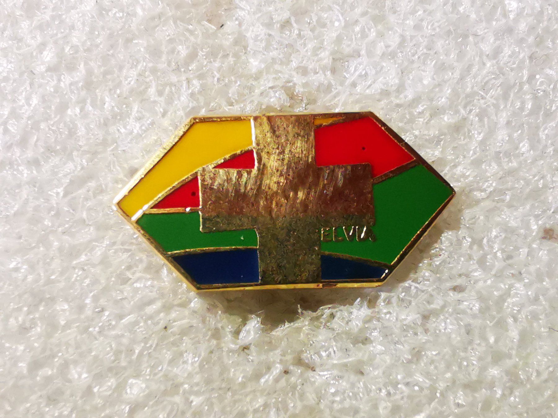 Plaquettes & Badges: Ansteckpin 128: Elvia – D'occasion à Oppligen par Pin-Fall-Shop