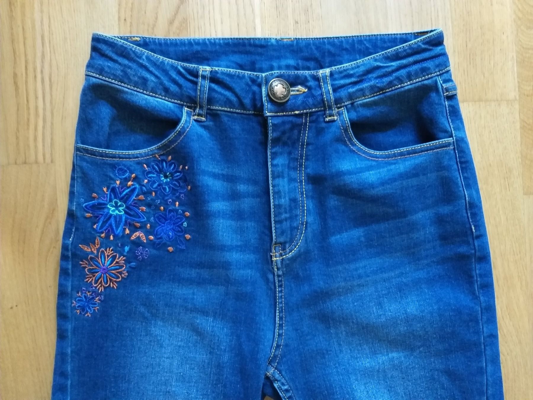 Desigual Jeans: DESIGUAL Jeans taille / Grosse 28 – Gebraucht aus Cossonay-ville von Super-Price-Quality 1