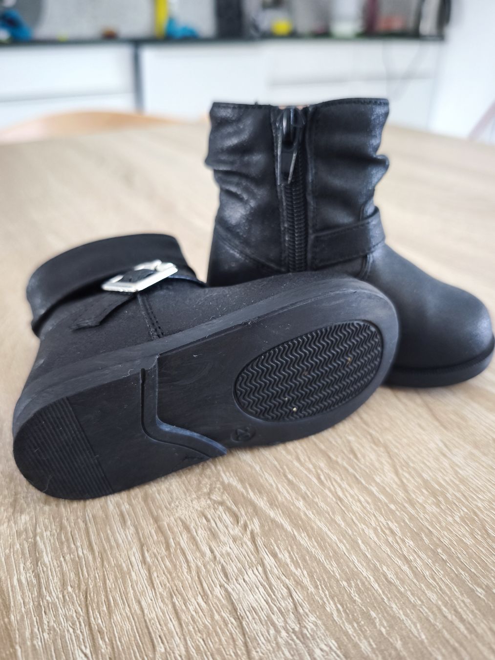 Scarpe per ragazzi: Kinderstiefel schwarz 20 – Nuovo (secondo la descrizione) da Studen BE venduto da Dianatorres 3