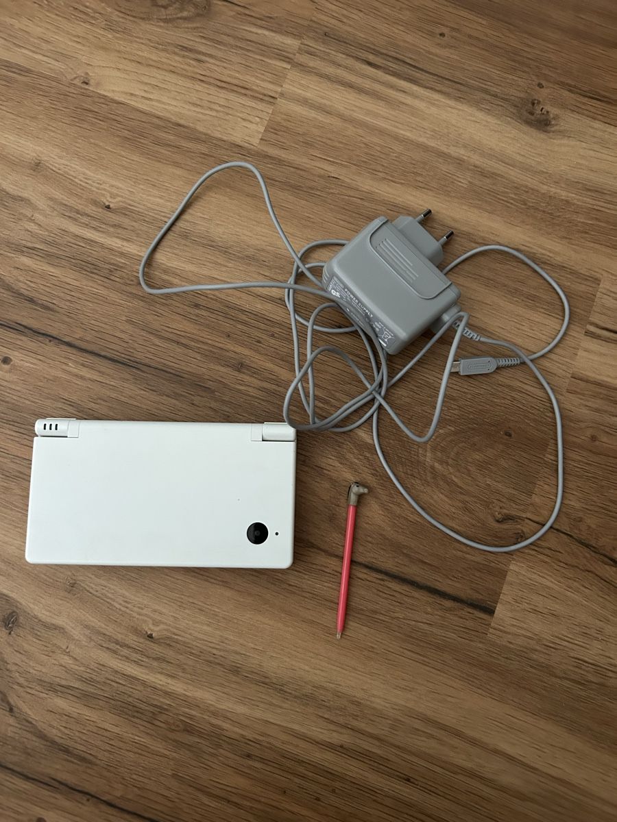Nintendo Consoles: Nintendo DSi – D'occasion à Buchs AG par lau_zn7c