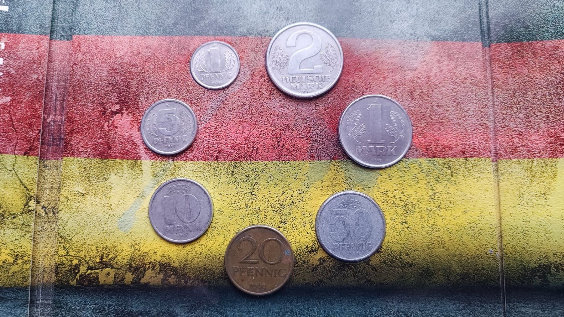 Tutti le monete: 25 Jahre Mauerfall Gedenkfolder mit Trabant Münze DDR – Usato da Fischenthal venduto da Most2 3