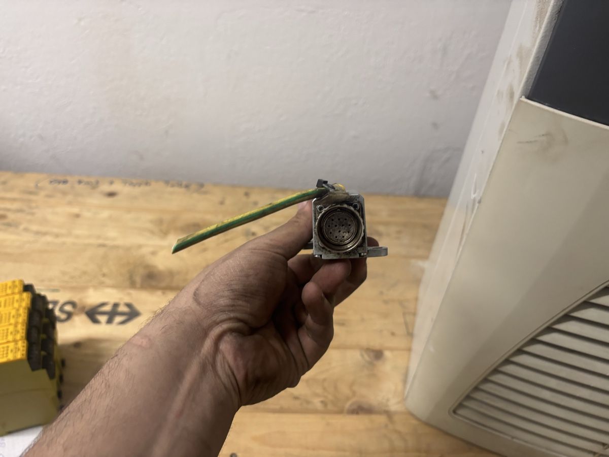 Altro per industria metallurgica: Siemens SINAMICS SME20 Incremental Encoder – Usato da Laupersdorf venduto da mer_n9vn 2