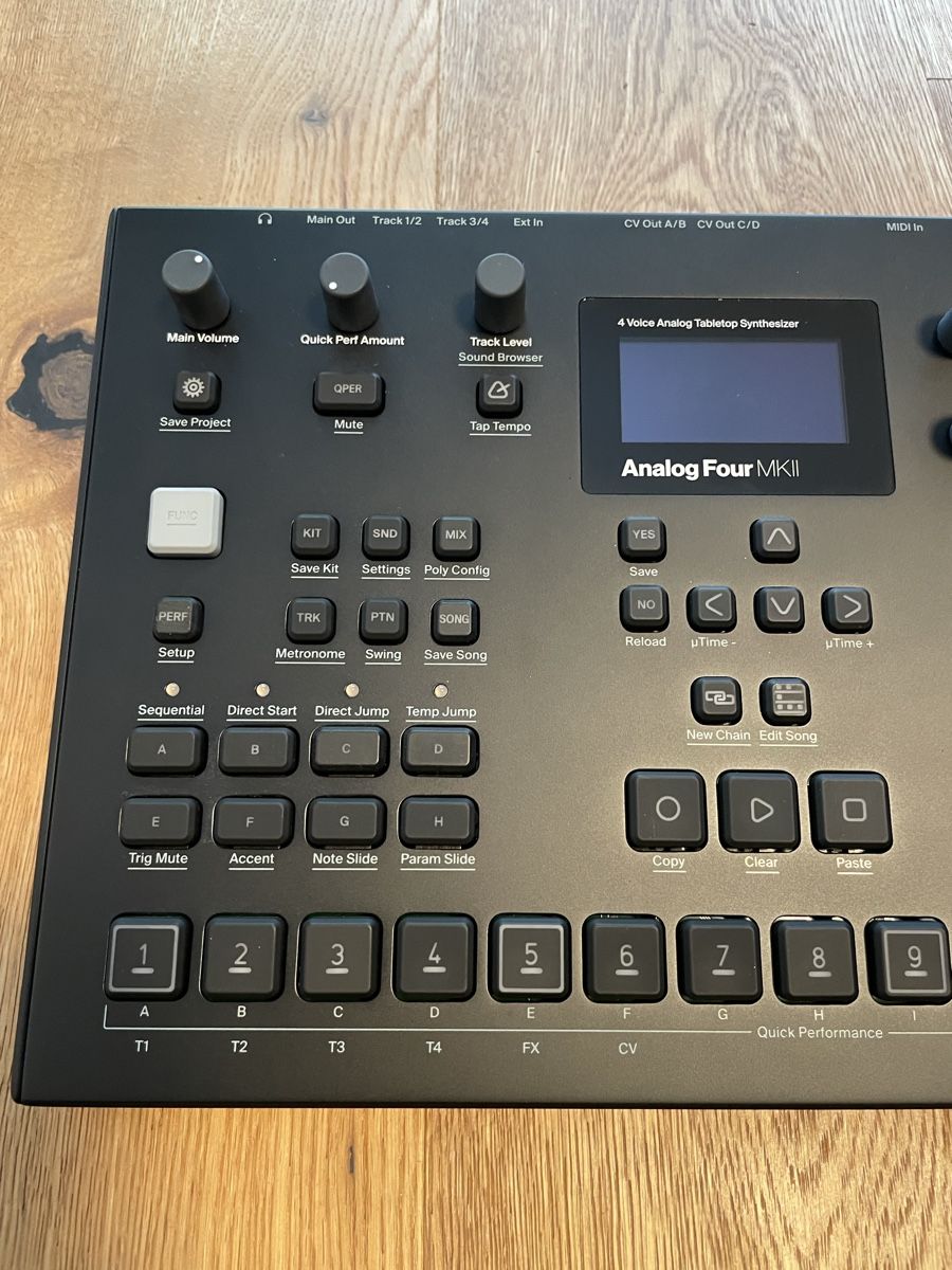 Elektron Strumenti musicali: Elektron Analog Four MKII – Nuovo (secondo la descrizione) da Mühlau venduto da sve_56c8 1