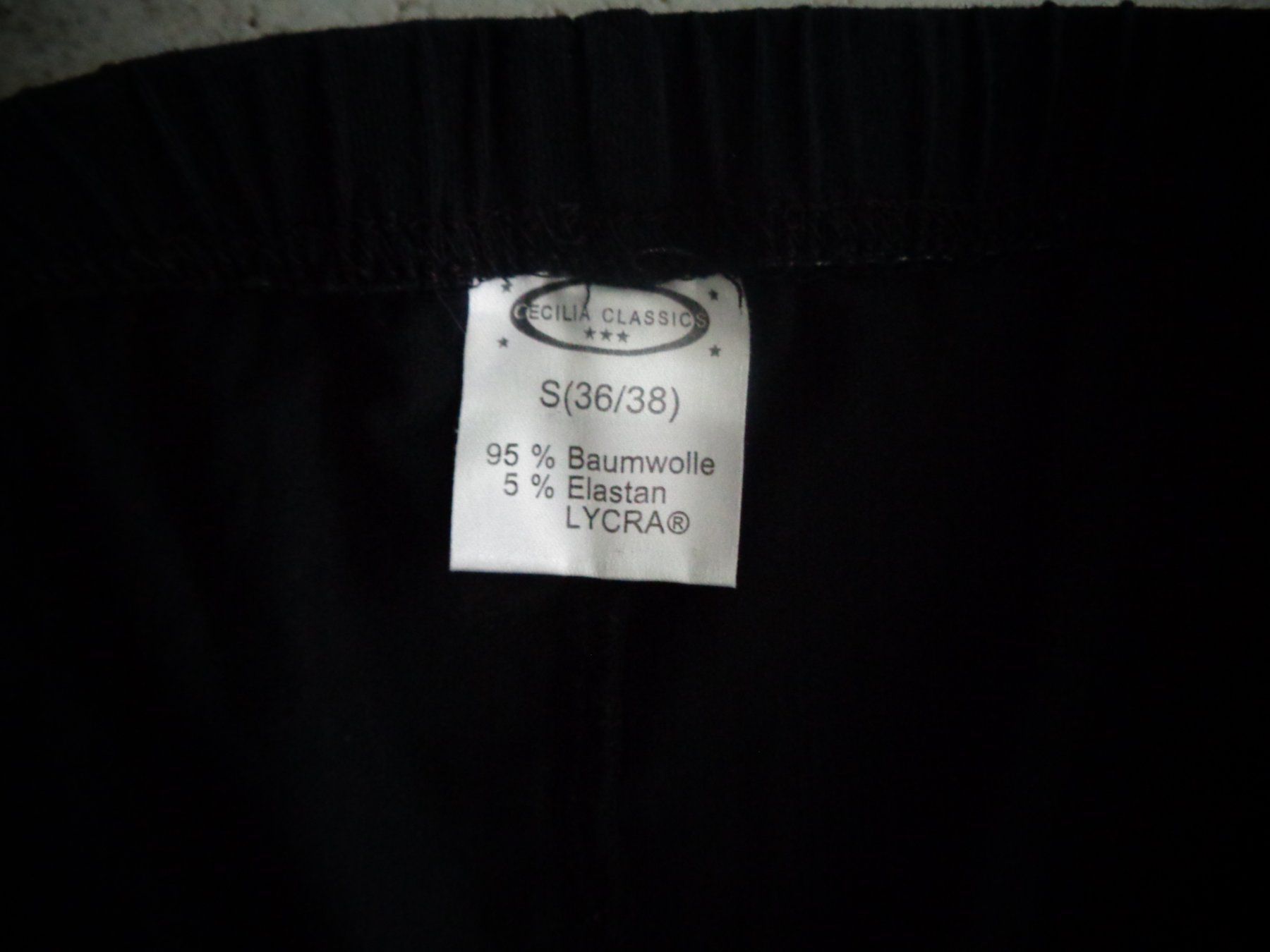 Pantaloni: DAMEN - RADLER - CAPRIHOSE GR.36/38 – Usato da Rotkreuz venduto da Samballi 1