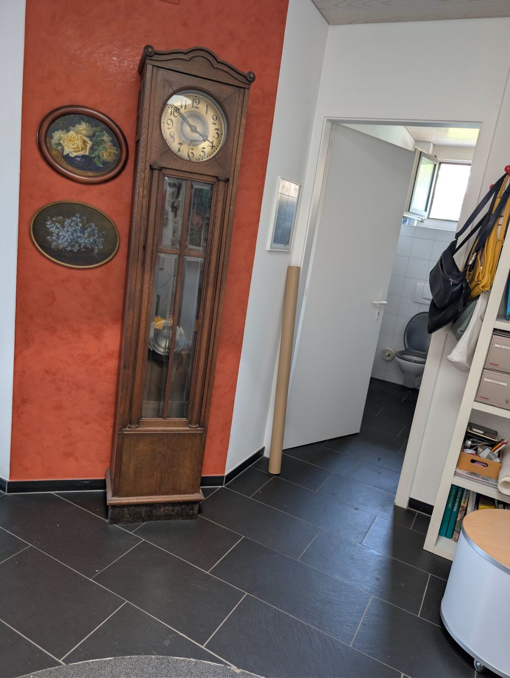 Orologi da terra & Orologi da parete: Standuhr Holz mit Pendel und Gewichten – Usato da Wetzikon ZH venduto da Wiesenmeier