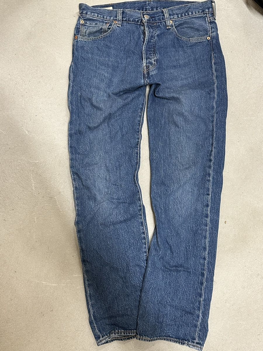 Levi's Pantaloni: Levis 501 Premium Line – Usato da Münchenstein venduto da flo_75l6