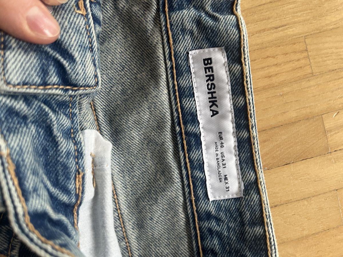 Bershka Jeans: Bershka Jeans Größe 31 – Nuovo (secondo la descrizione) da St. Gallen venduto da elli18 2