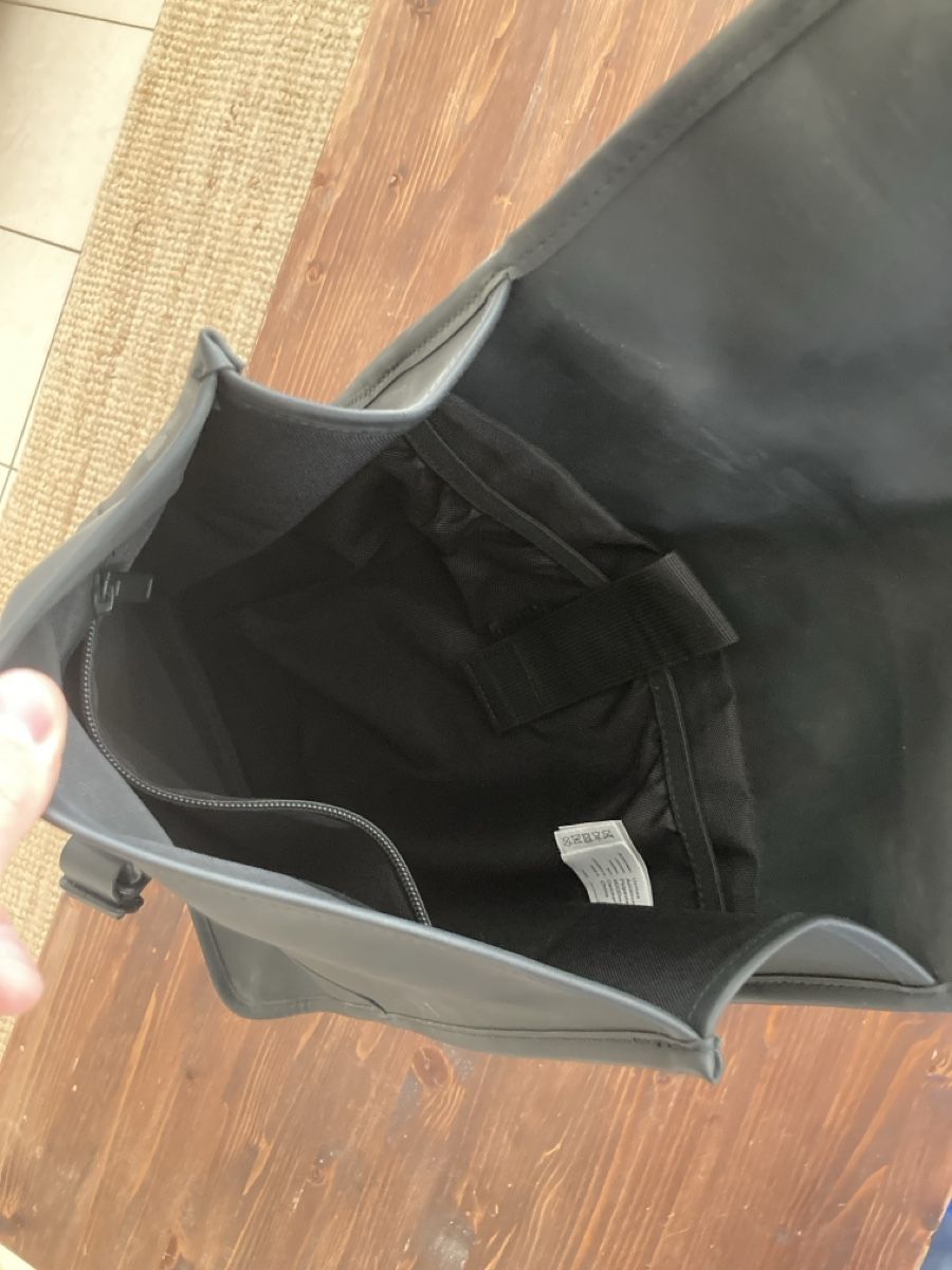 Rains Rucksäcke: Sac à dos RAINS – Neu (gemäss Beschreibung) aus Chavornay von 9okza 2