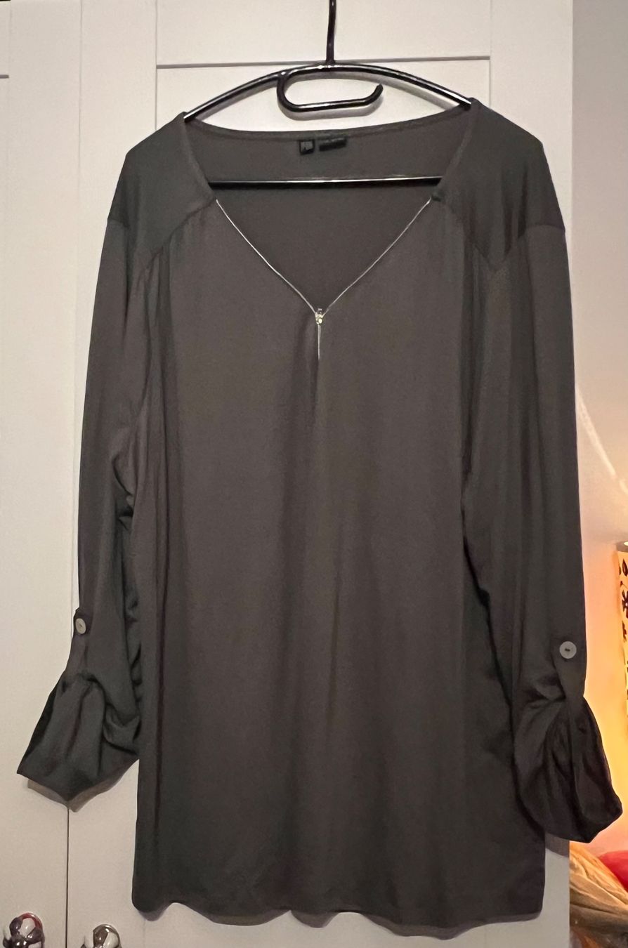 Camicette: • Bluse mit Reissverschluss • – Nuovo (secondo la descrizione) da Basel venduto da mendoza13 2