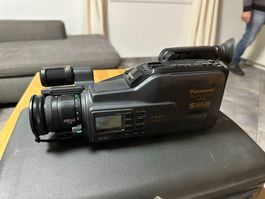 Panasonic MS90 S-VHS-C Movie Camera