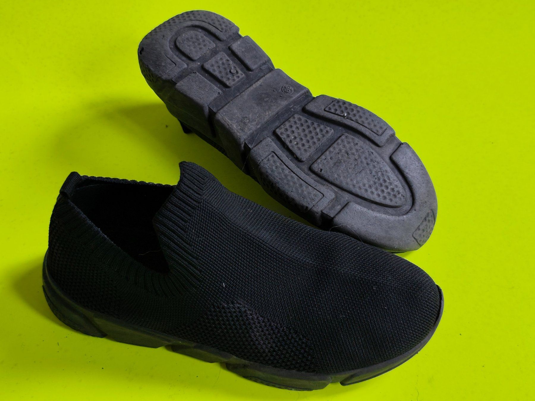 Scarpe da donna: Chaussures Slippers – Usato da Delémont venduto da antioque 1