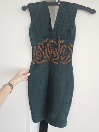 Edles, smaragdgrünes Bandage Kleid mit Perlen, Grösse S