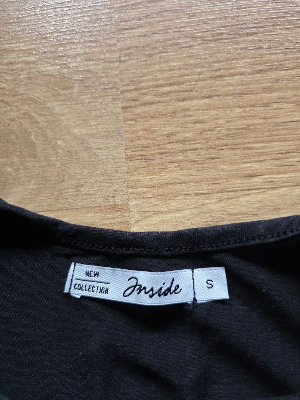 T-shirt: T-shirt noir taille S – Nuovo (secondo la descrizione) da Crans-Montana venduto da eli_57z8 2