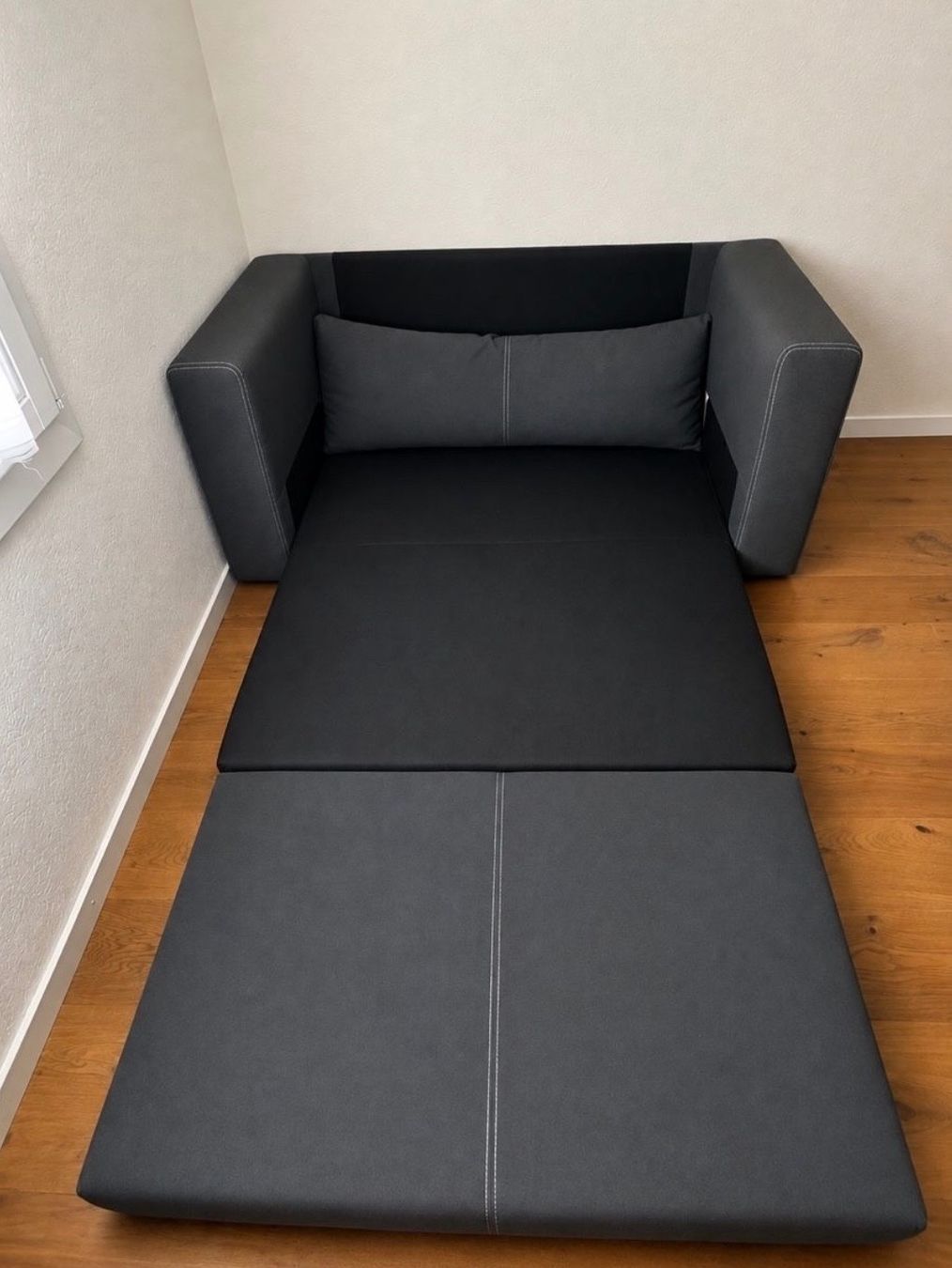 Ikea Divani: IKEA AKESBY Bettsofa Sofa dunkelgrau TOP Zustand – Usato da Zürich venduto da Sunflower.15 2