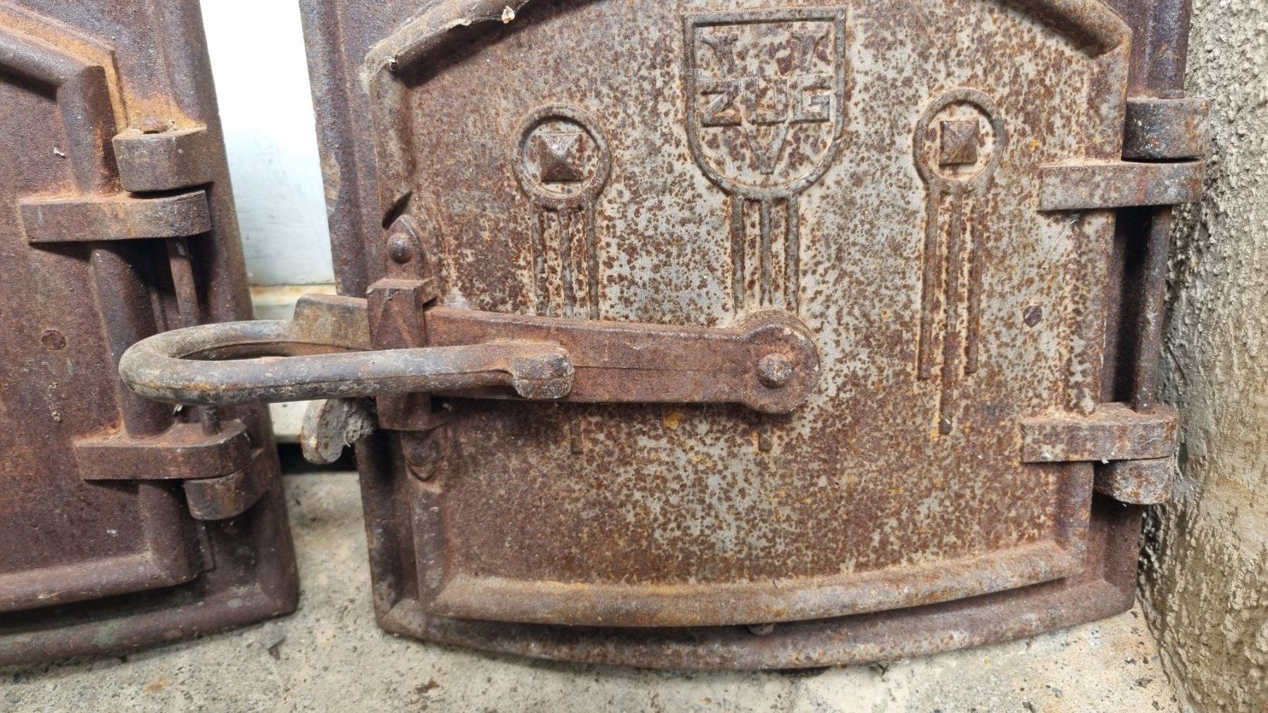 Altri mobili d'antiquariato: Ofen Türe Antik – Usato da Fürigen venduto da Bucheli59 1