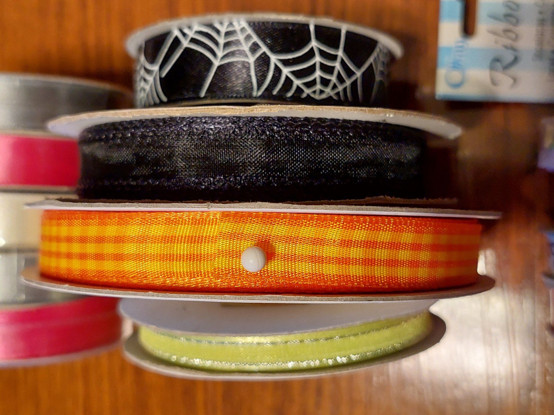 Tessuti: Lot de rubans variés en polyester pour vos créations – Usato da Lengnau BE venduto da Madame-Minouche