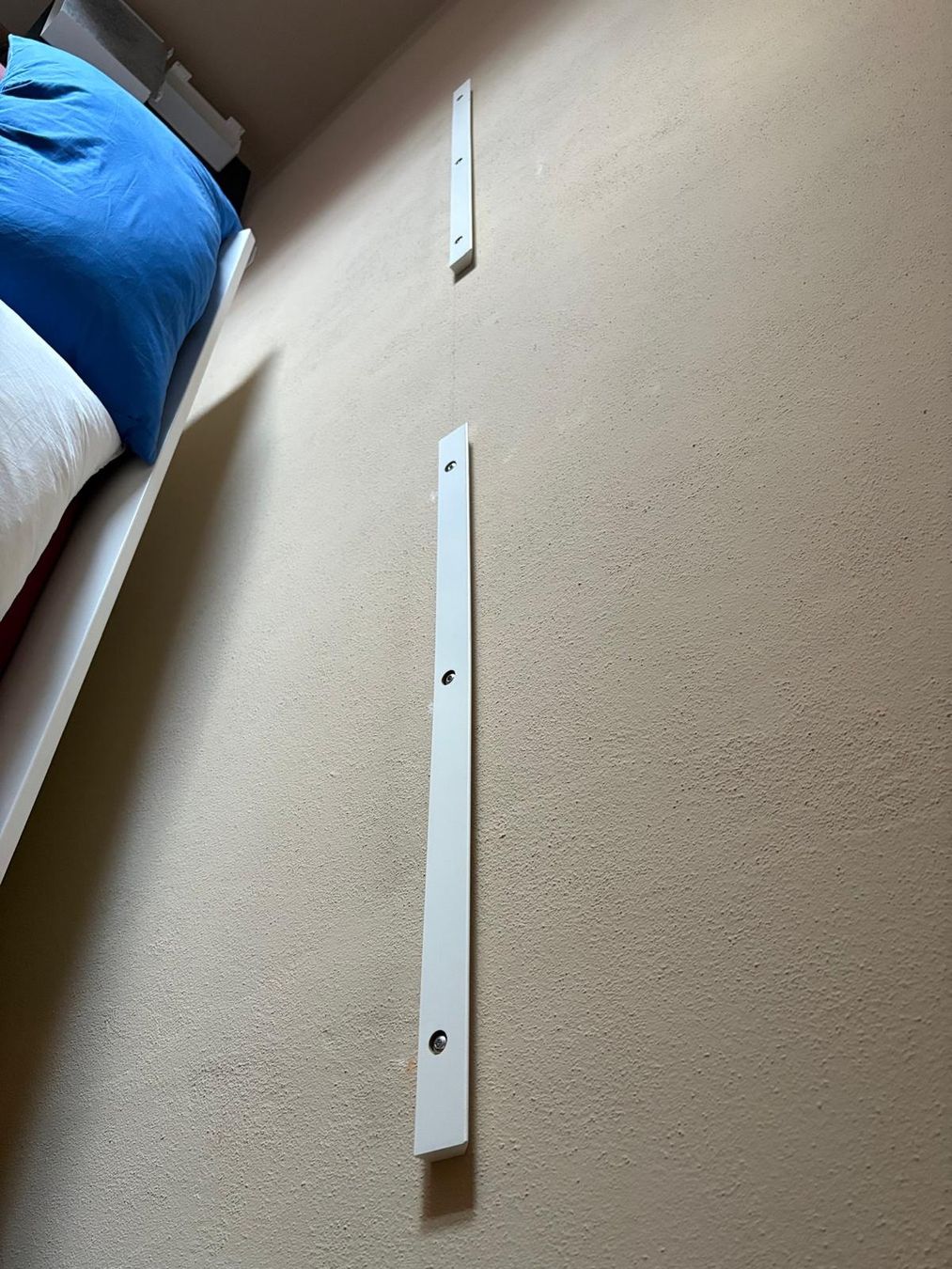 Ikea Letti: Modernes Kopfteil, weiss, Top Zustand – Usato da Basel venduto da nat_7yc5 5