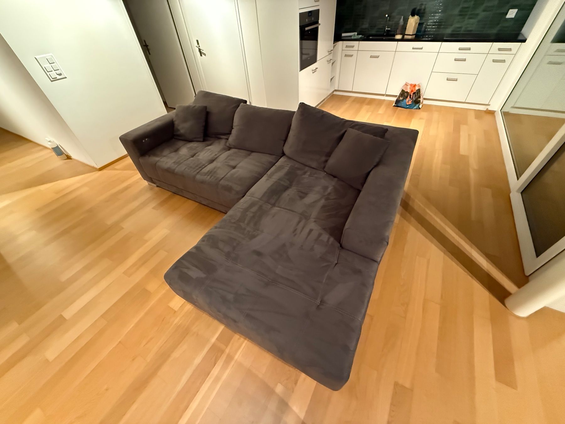 Divani: Braunes Sofa mit elektrischer Vorziehfunktion – Usato da Urdorf venduto da djadin96 7
