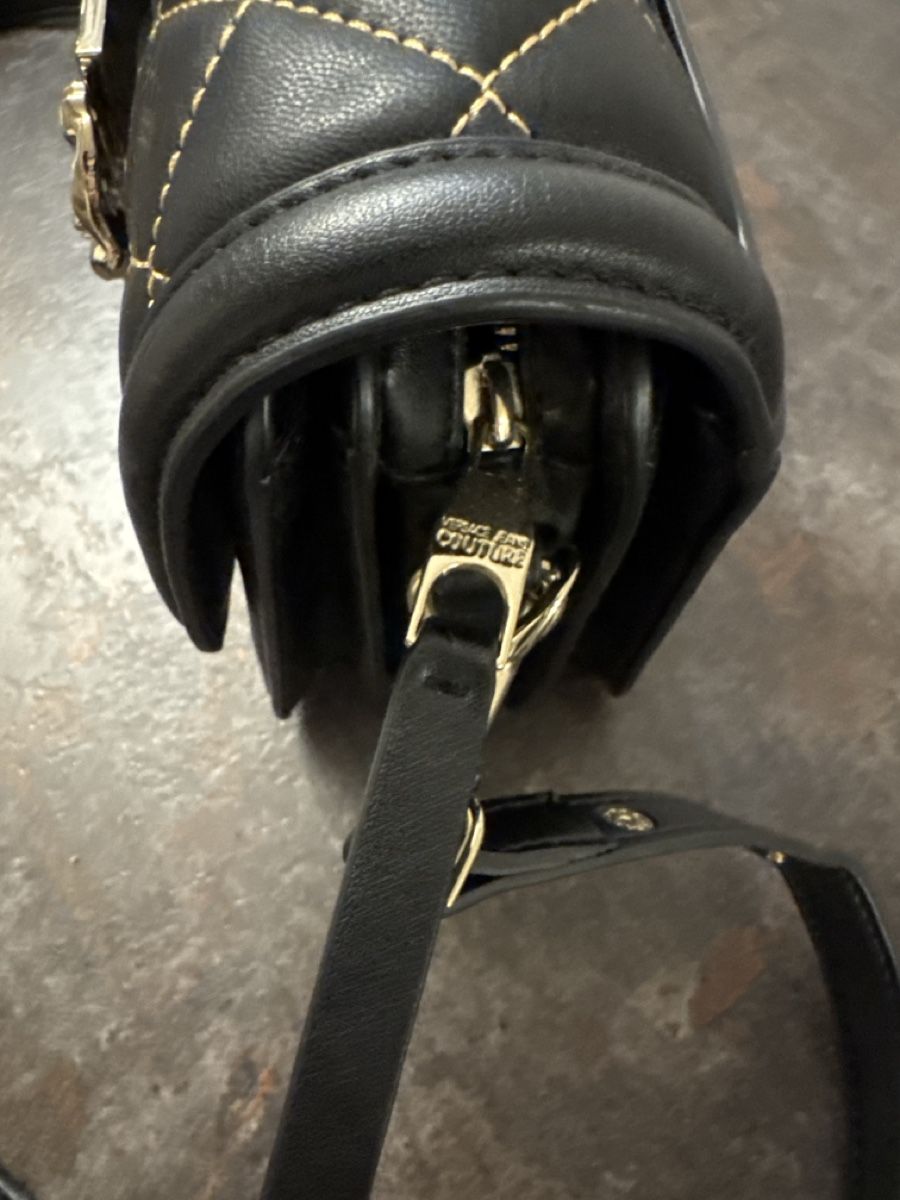 Versace Borse da donna: Versace Jeans Couture borsa nera, come nuova!  – Nuovo (secondo la descrizione) da  venduto da  3