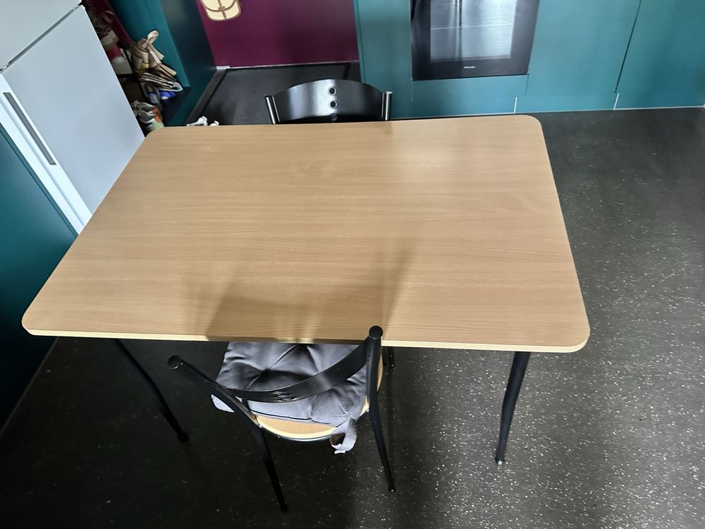 Gebrauchter Esstisch mit 2 Stühlen, gut erhalten, günstig! (Gebraucht) in Dietikon für CHF 5 – nur Abholung auf Ricardo kaufen
