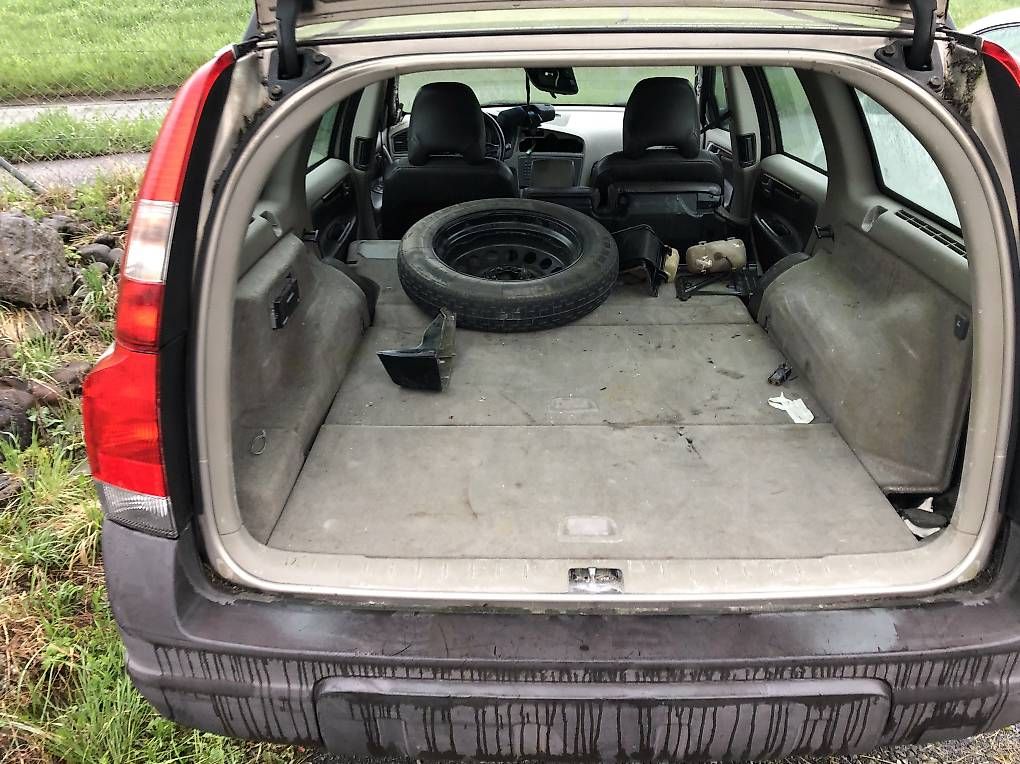 Volvo Automobili: Volvo V70 XC 2.4 T AWD – Difettoso da Horgen venduto da Mr.Murphy 2