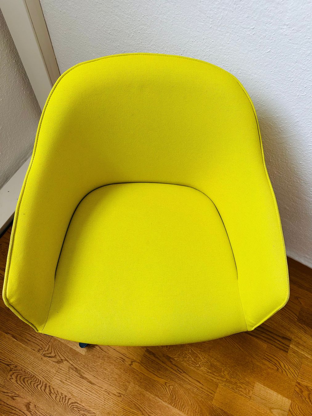 Vitra Sedie: Vitra Softshell Chair, Vierstern-Untergestell B0269 – Usato da Affoltern am Albis venduto da Zapro 2