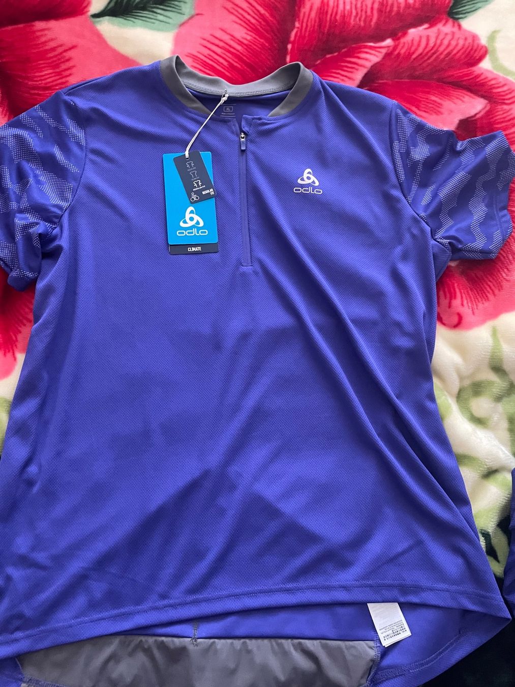 Odlo T-shirt: Odlo Veloshirt xl – Nuovo (secondo la descrizione) da Niederlenz venduto da JasminaK01