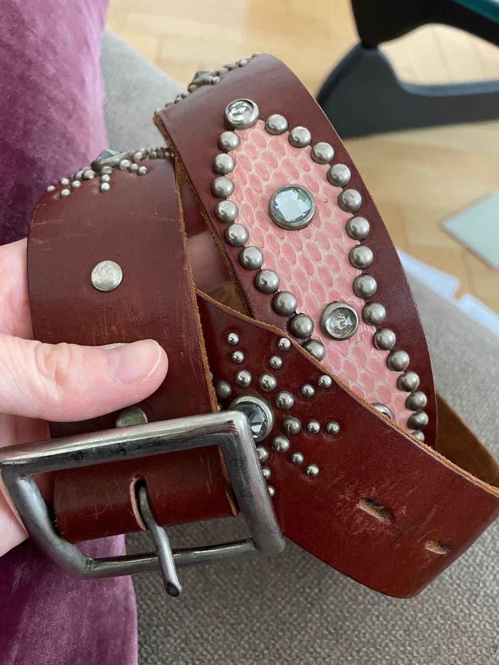 Gürtel: Leder Gurt mit Nieten HTC – Gebraucht aus Zürich von Natwyzh 2
